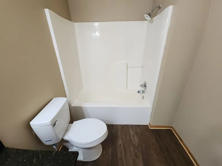 612 E 8th St #1 — Photo 17