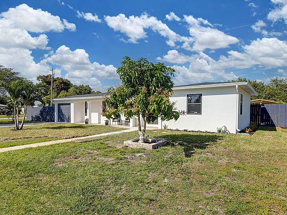 5th image of 191 SE Castana Court