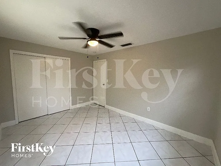 2100 NW 74th Ave — Photo 9