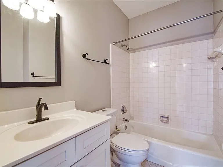 1150 Goodwin Pl — Photo 20