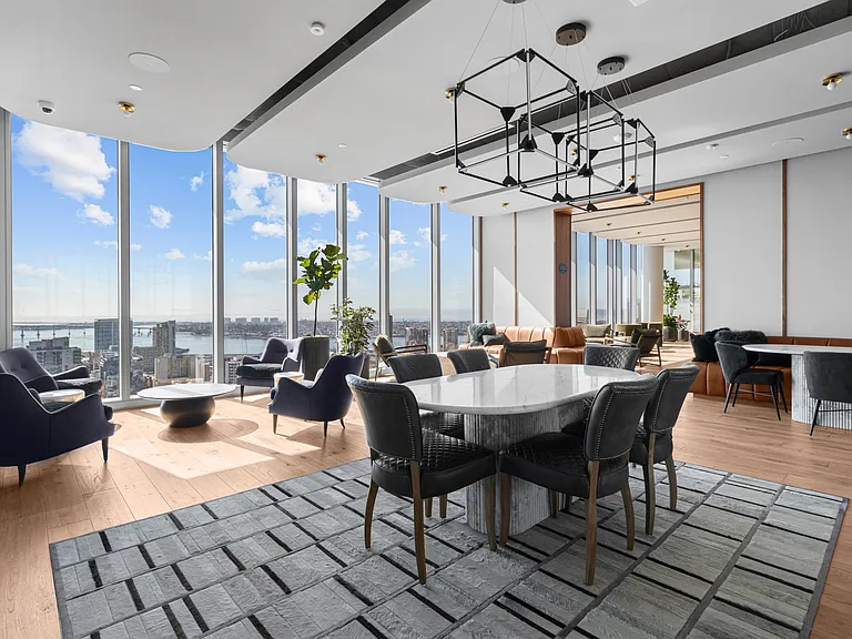 800 Broadway — Photo 27