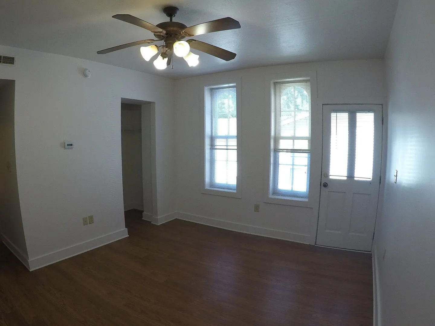 220 S 6th St (Maison de Ville) — Photo 3