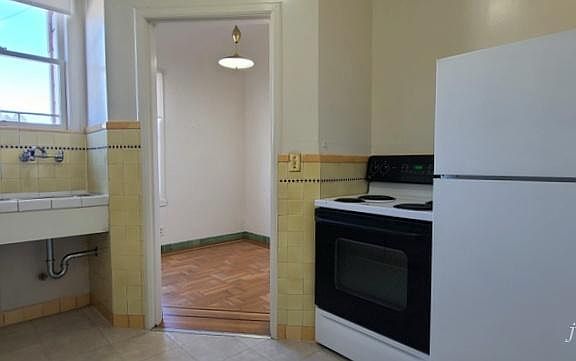 5th image of 336 Claremont Blvd Suite 2