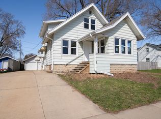 1013 Ohio St, Oshkosh, WI 54902