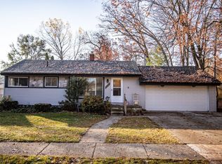 33161 Pierce Ave, Garden City, MI 48135