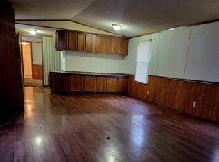 225 Dakota Ave #2E, Holton, KS 66436