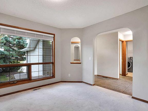 4th image of 207 E Citadel Peak Cir NW