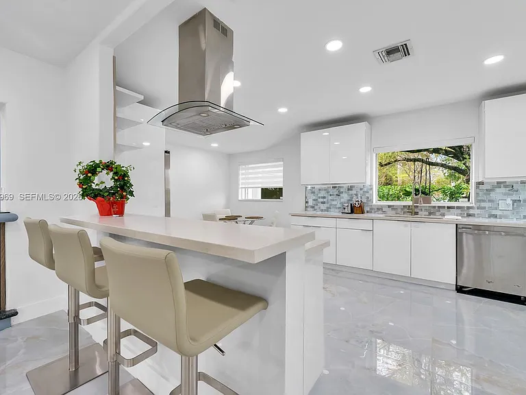 200 N Hibiscus Dr — Photo 22