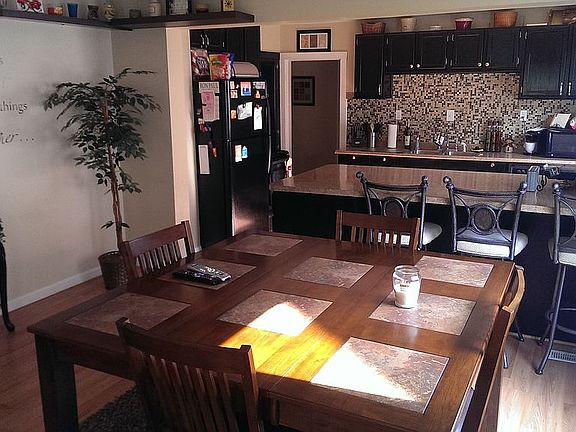 Breakfast nook and dinning
