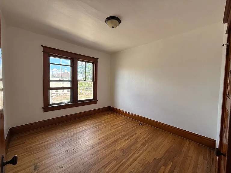 212 W Evans Ave — Photo 4