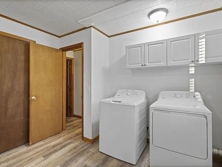 242 Dodd St — Photo 13
