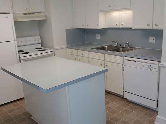 4th image of 2903 Fir Park Dr