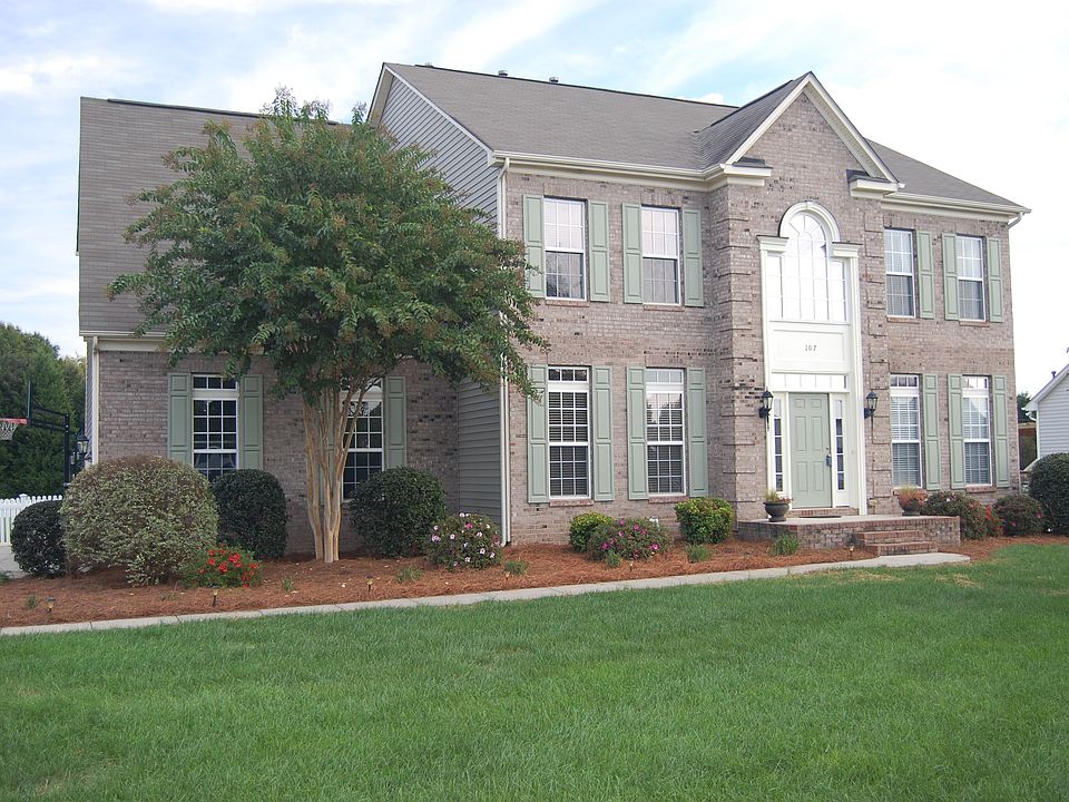 1st image of 107 Corona Cir