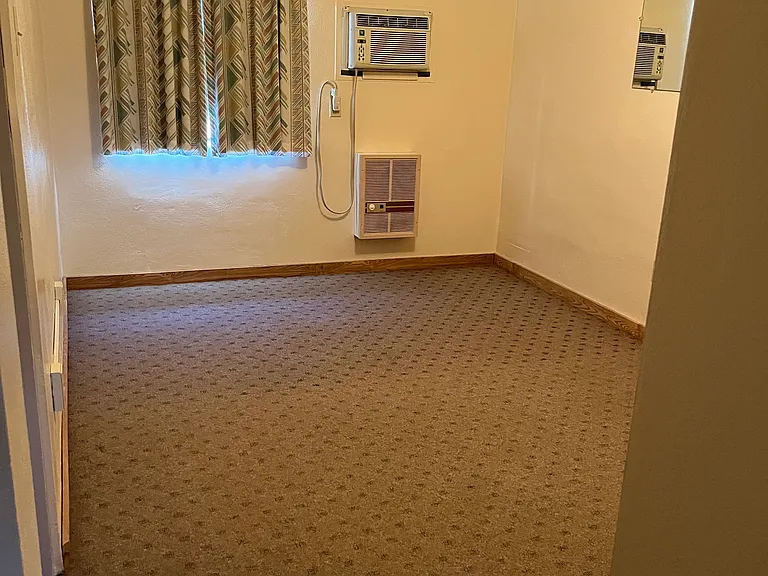 589 N Oregon St #8 — Photo 6