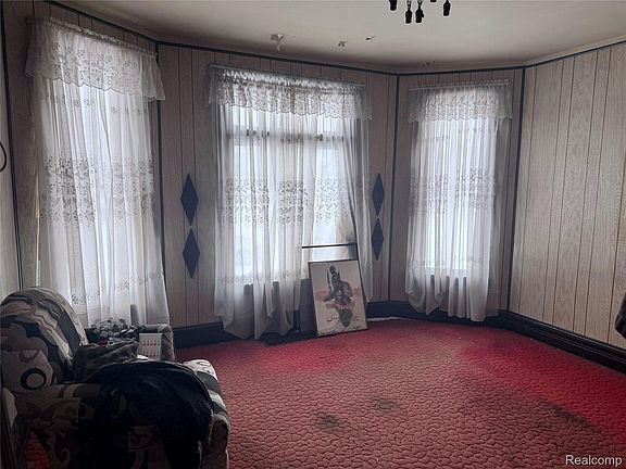 3rd image of 4475 Field St