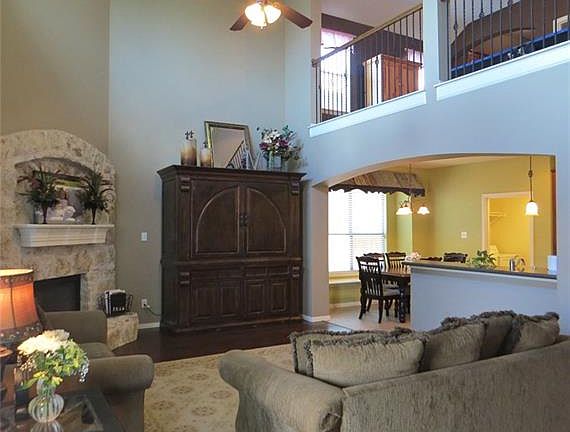 3rd image of 3225 Outlook Ct