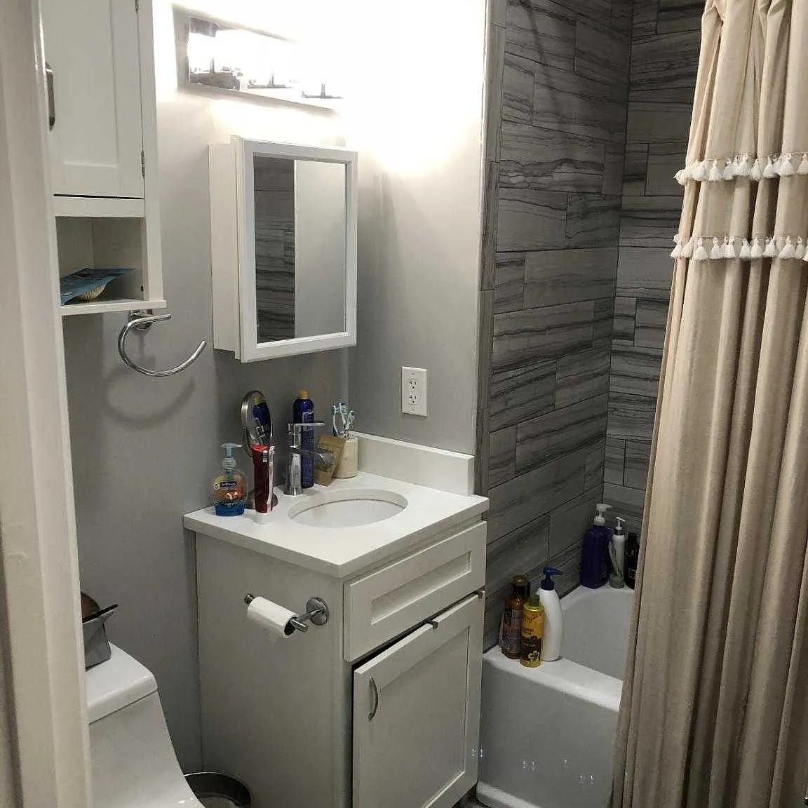 2 bed, $3,000 — Photo 1