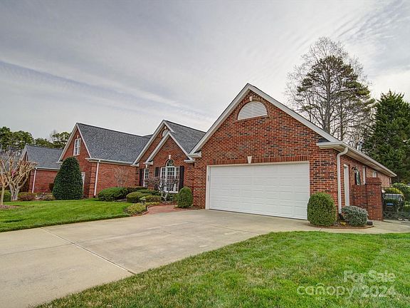 2nd image of 2960 Heritage Commons Ln
