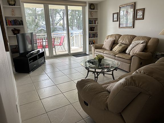 5th image of 2504 Gulf Blvd APT 104