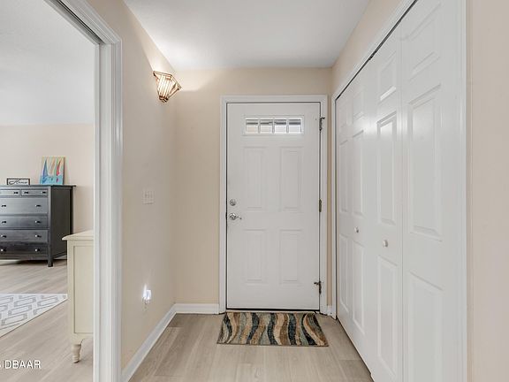 4th image of 337 Windhaven Ln