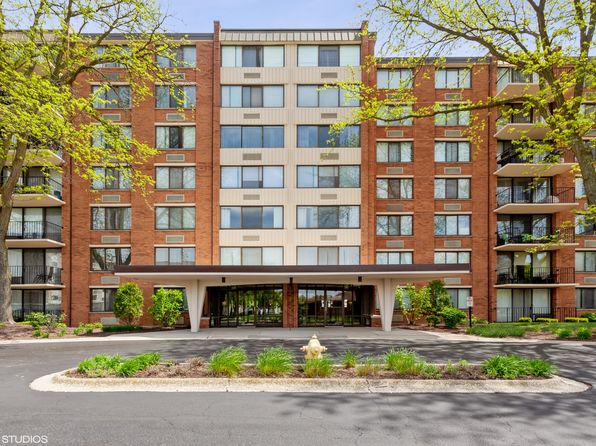 2000 Saint Regis Dr APT 6F, Lombard, IL 60148
