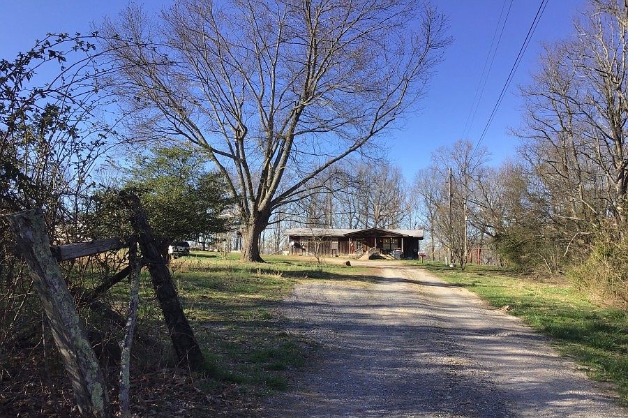 2nd image of 1927 County Road 194