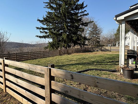 4th image of 19 Mead Dr