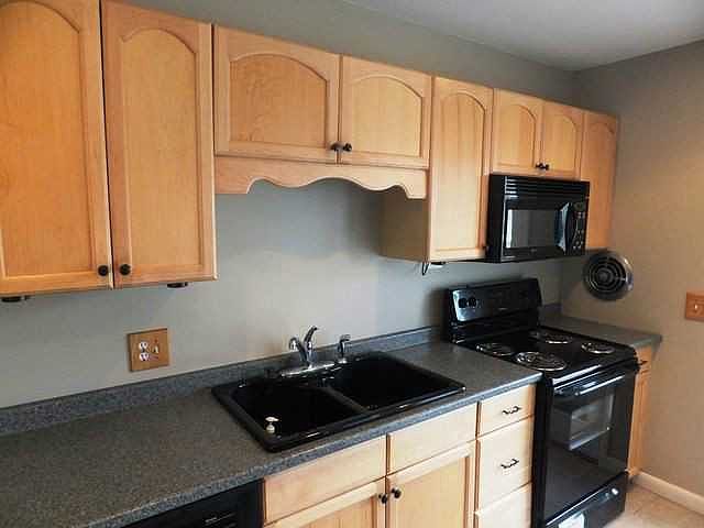 2nd image of 3501 Queenswood Blvd