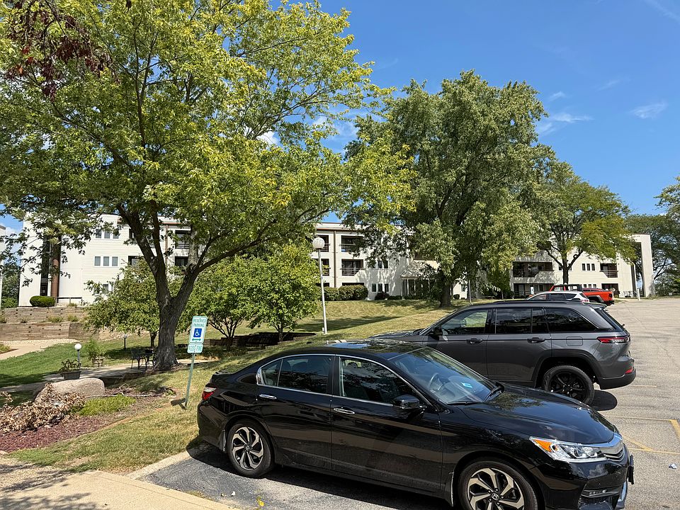 1st image of 2601 W Willowlake Dr #76