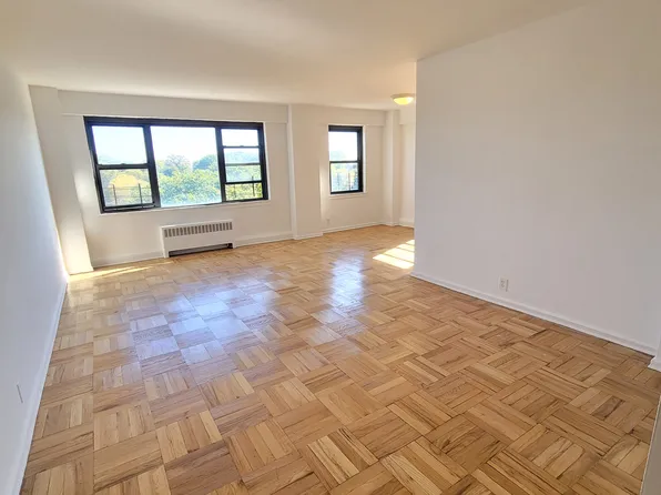 (undisclosed Address), New Rochelle, NY 10805