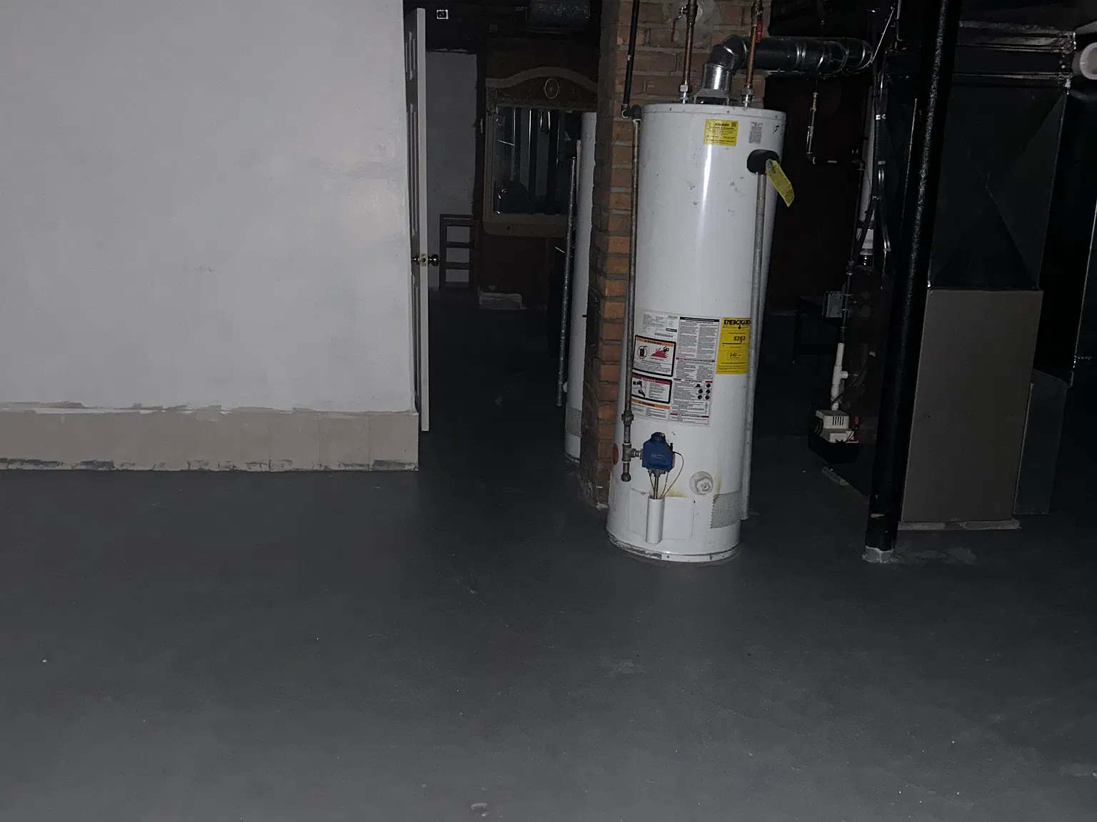 2 bed, $1,300 — Photo 3