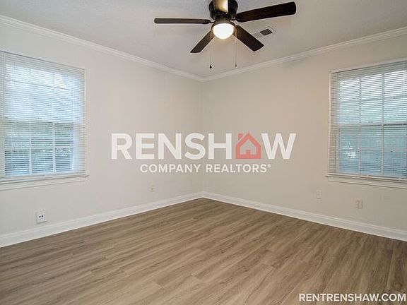 5th image of 1056 W Walthal Cir