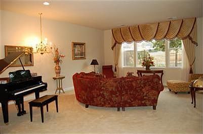 4th image of 740 Sturbridge Dr