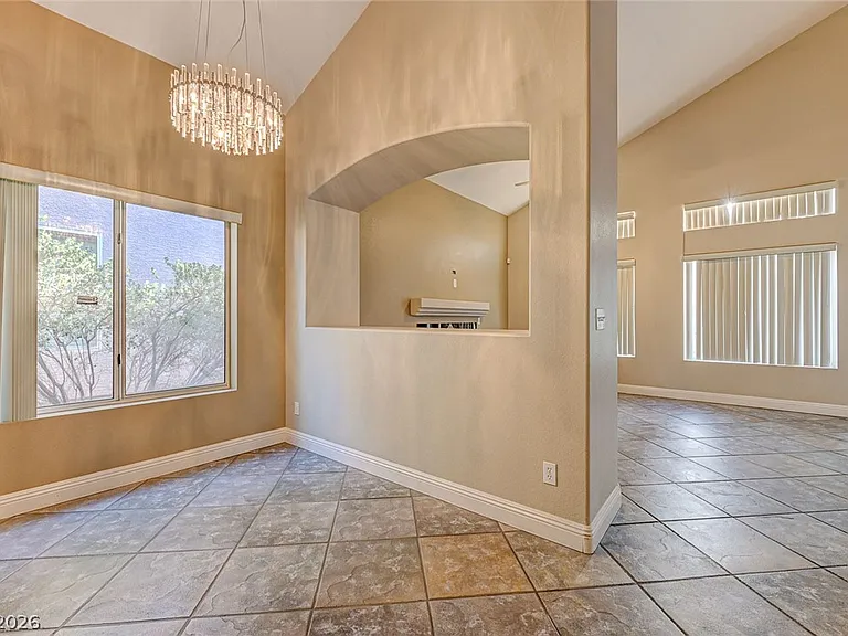 317 Greenleaf Glen St — Photo 8