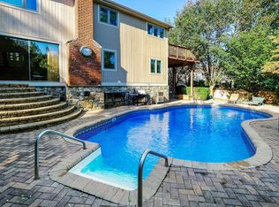 235 Sussex Rd, New Rochelle, NY 10804