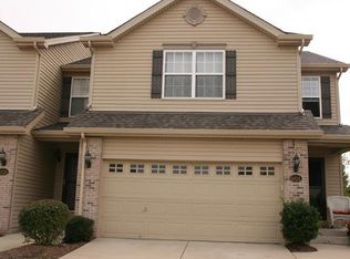 6824 Hampshire Ct, Maryville, IL 62062