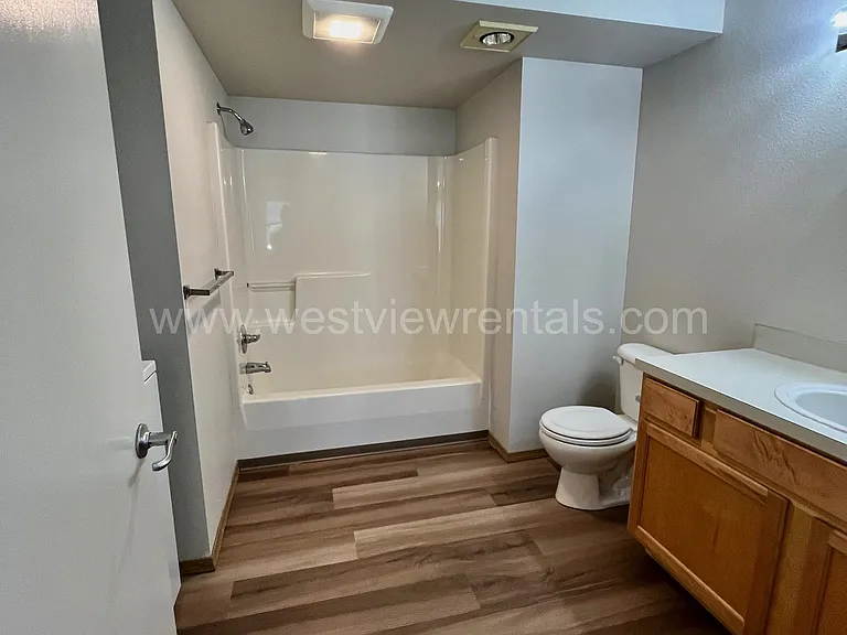 135-139 Prince Ave — Photo 376