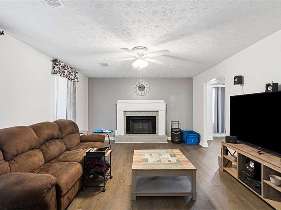 5th image of 383 Brookfield Way