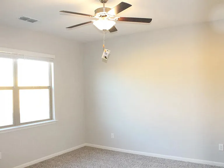 2104 Penaflor Dr — Photo 10