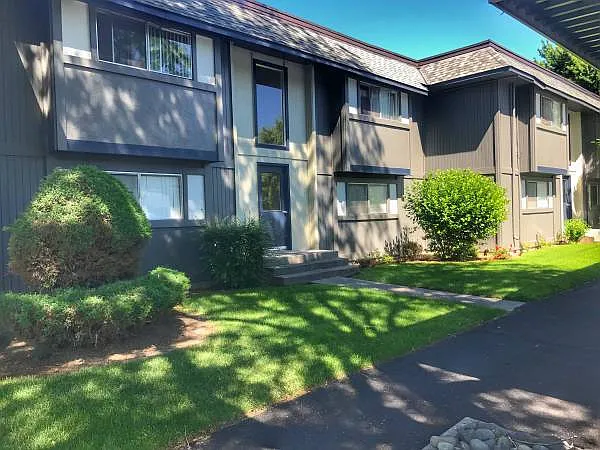 Glenmoor Green Apartments