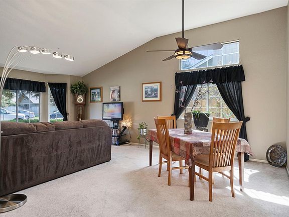 5th image of 904 Sun Valley Ct