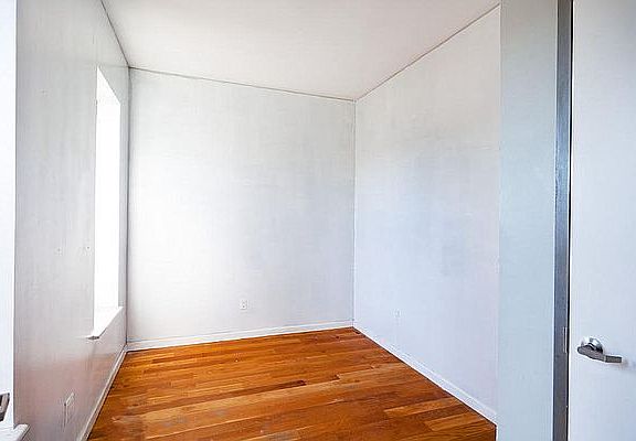 5th image of 282 Cooper St APT 1R