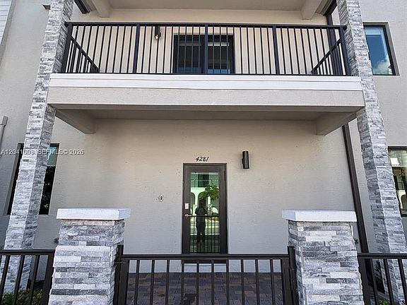 4th image of 4281 NW 83rd Ave