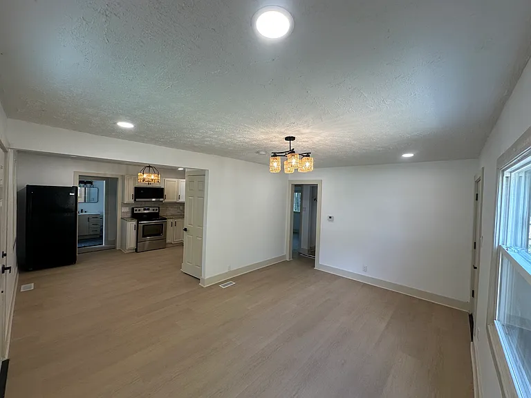 4516 Eichelberger Ave — Photo 6