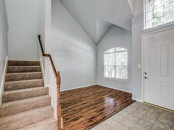 3rd image of 5117 Comstock Cir