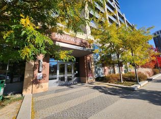 18 Uptown Dr #901, Markham, ON L3R 5M5