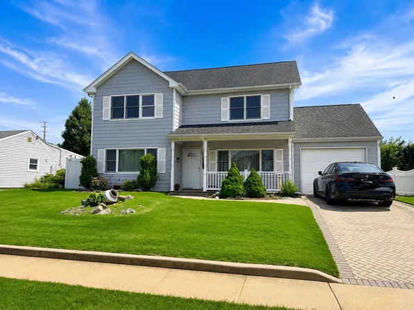 4161 Harriet Rd, Bethpage, NY 11714