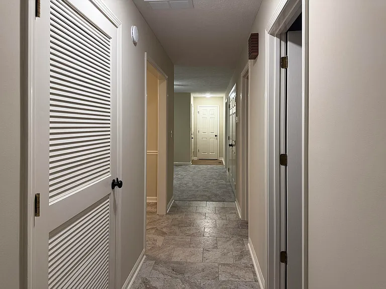 105 Oakmont Ln — Photo 10