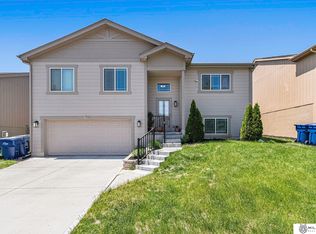 7530 N 143 Avenue Cir, Omaha, NE 68142