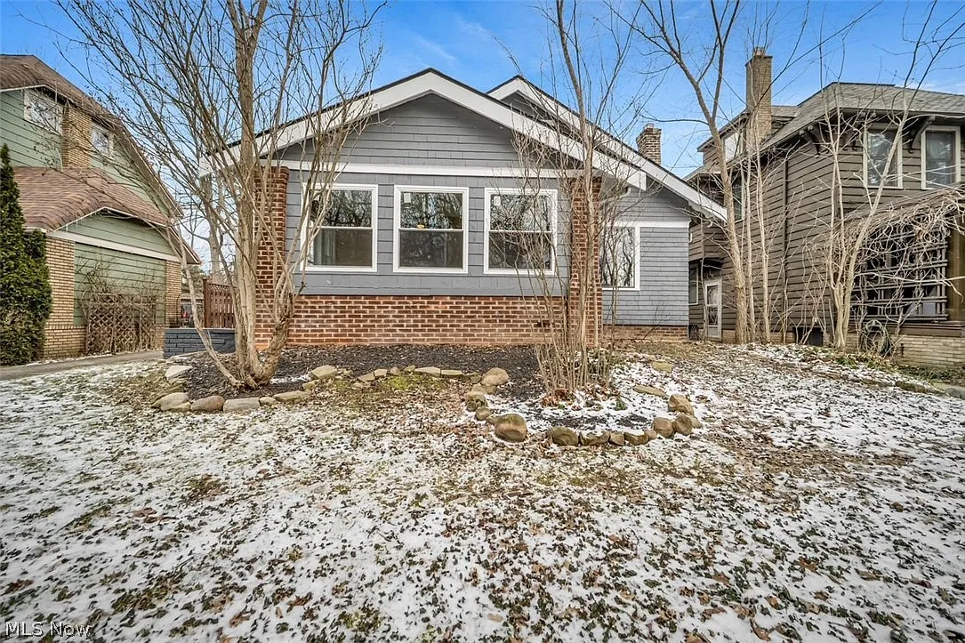3327 Bradford Rd photo 1